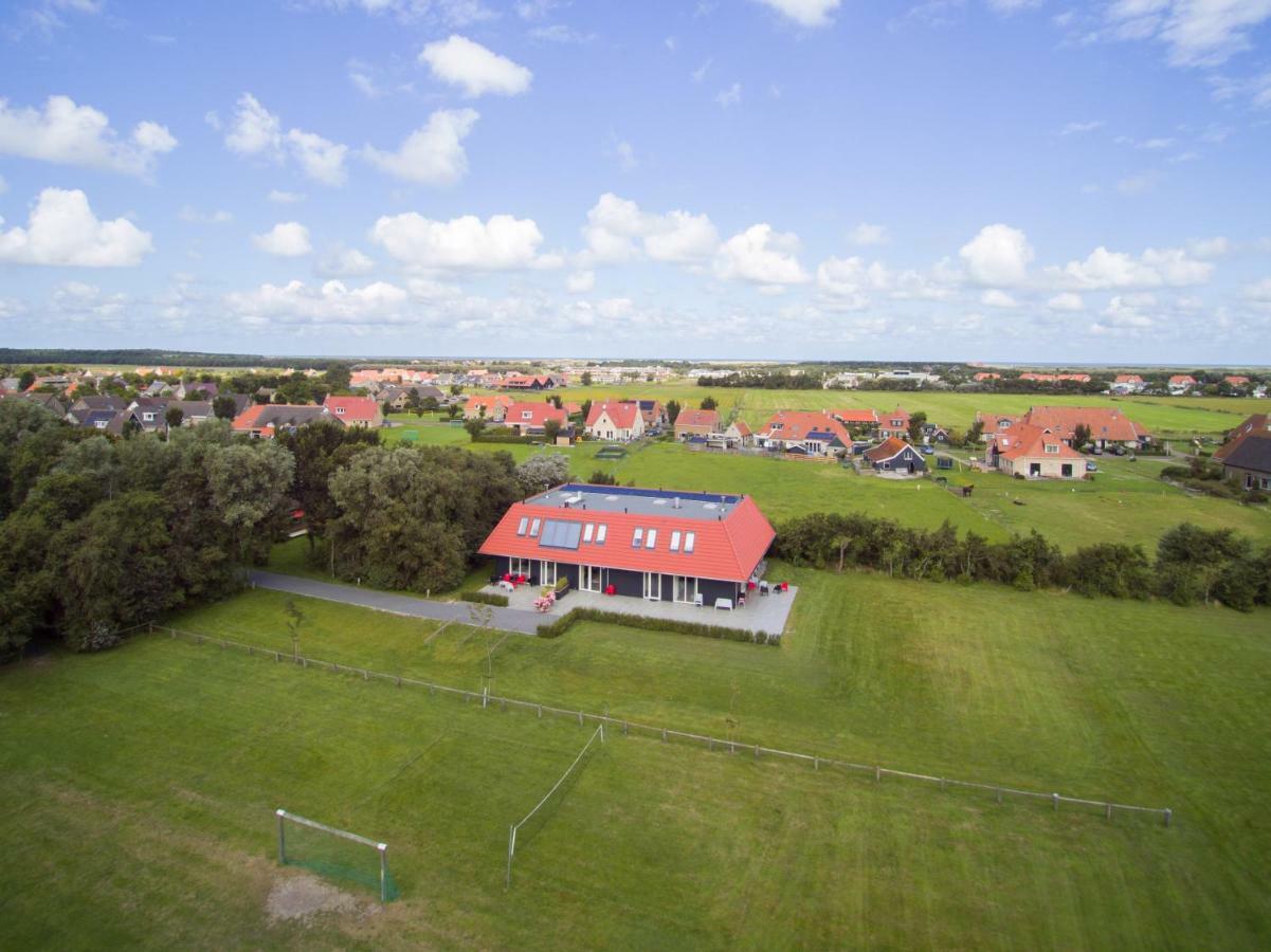 Villa De Oranjerie à Buren  Extérieur photo